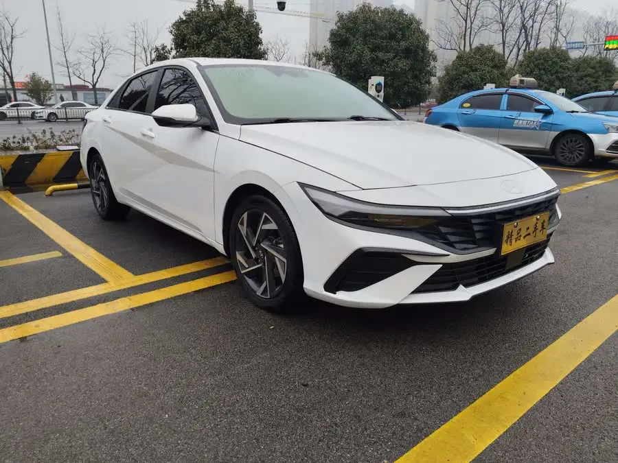 إيلانتر 2023 1.5 لتر CVT LUX النسخة المميزة