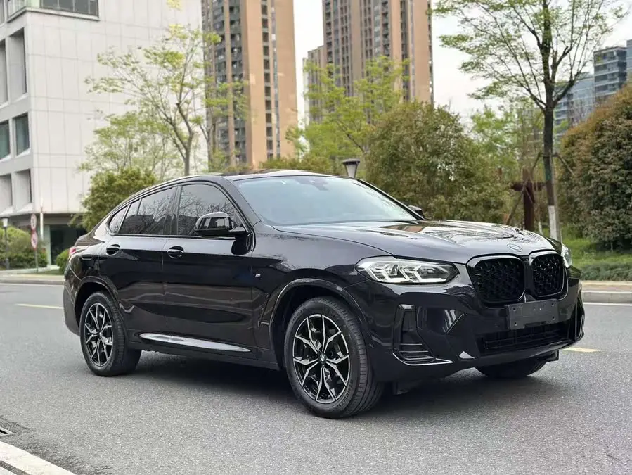 بي إم دبليو X4 2022 xDrive 25i حزمة رياضية M