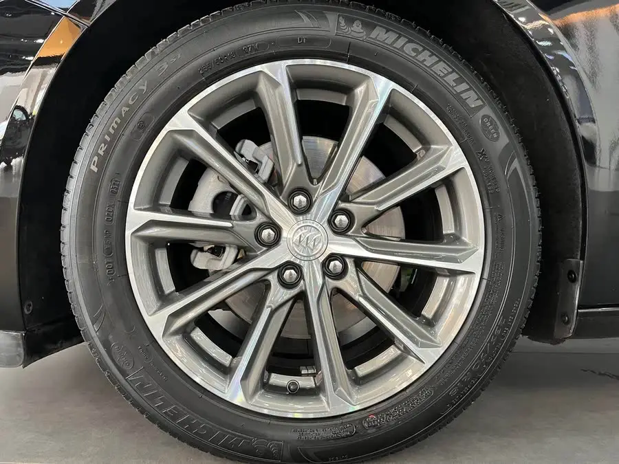 Buick LaCrosse 2021 652T Luxury