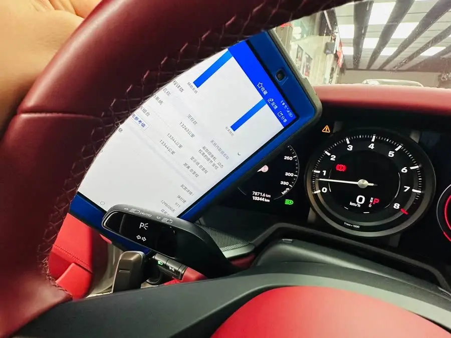 بورش 911 2023 كاريرا 3.0T