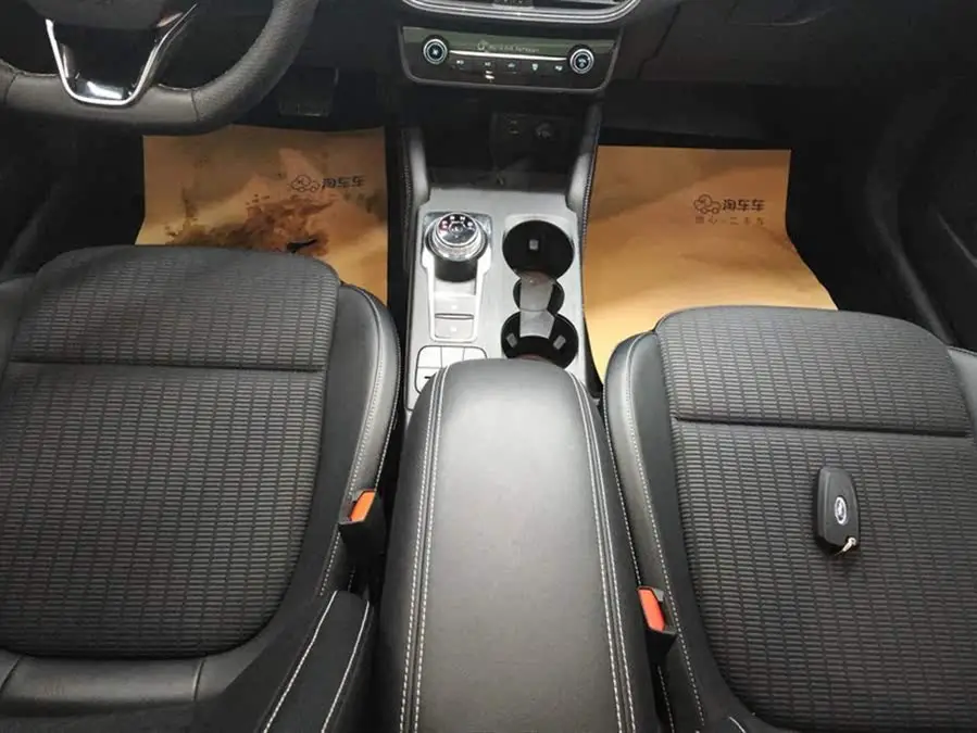 فورد فوكس 2021 هاتشباك إيكوبوست 180 أوتوماتيك تريند