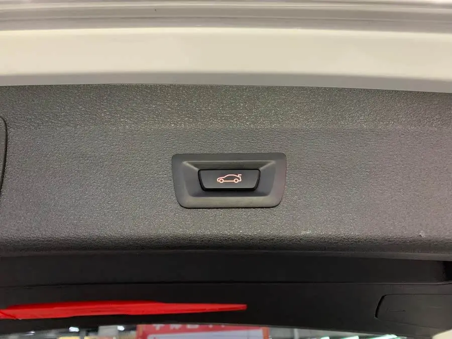 بي إم دبليو X1 2021 طراز مُعدل sDrive20Li فاشن