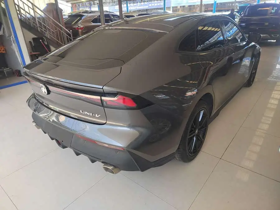 Changan UNI-V 2023 1.5T Premium