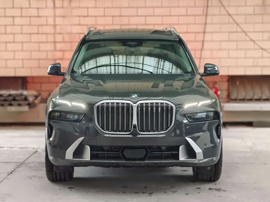 بي إم دبليو X7 2023 xDrive40i باقة فاخرة