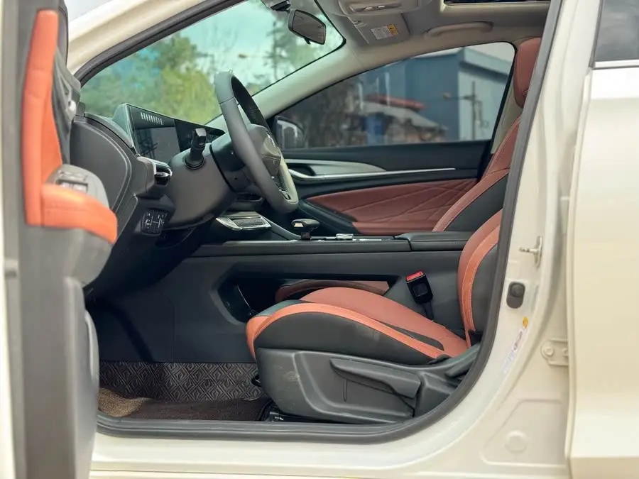 Yidong 2023 Model Changxiang Plus Blue Whale NE 1.4T GDI DCT Premium Edition