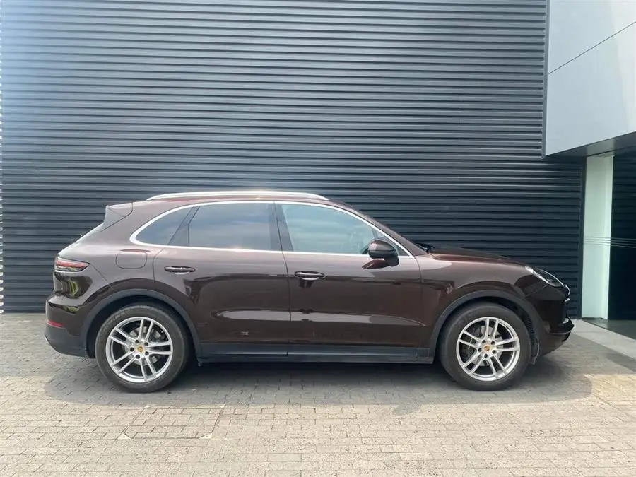 2022 Cayenne 3.0T Platinum Edition