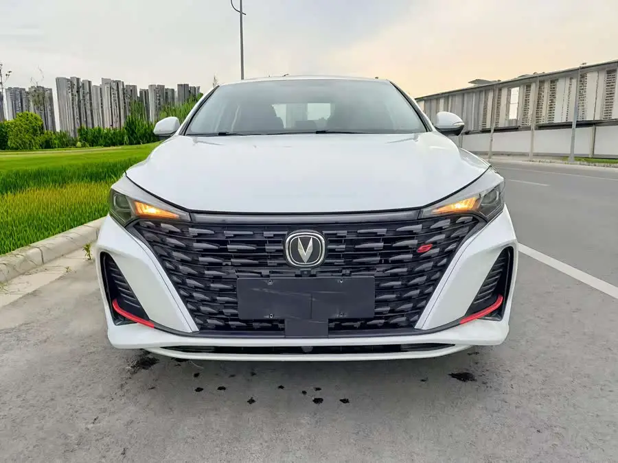 إيدونغ 2023 الإصدار المميز بلس بلو ويل NE 1.4T GDI DCT الإصدار الفاخر