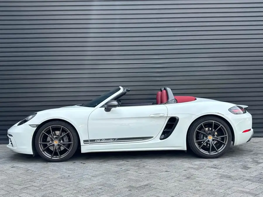 Porsche 718 2022 Model Boxster T 2.0T