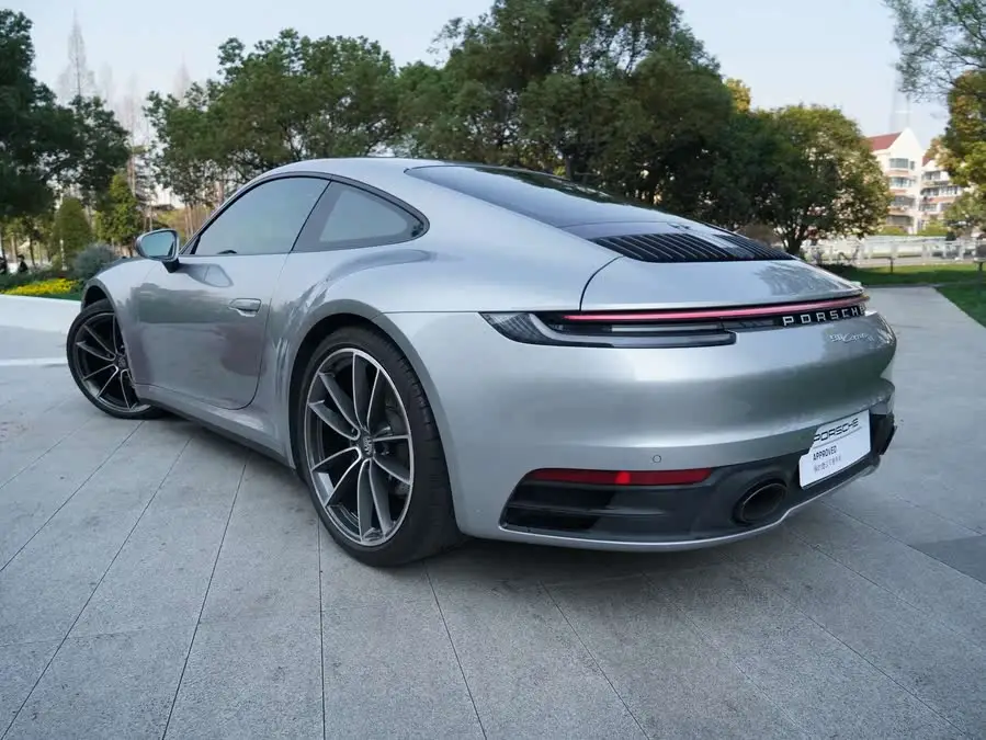بورش 911 2023 كاريرا 3.0T