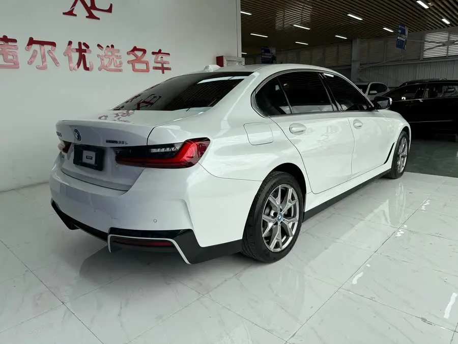 بي ام دبليو i3 2022 eDrive 35 L