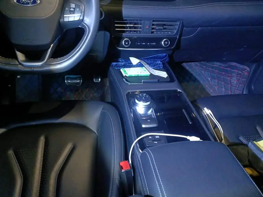 2021 Ford Edge PLUS EcoBoost 245 Two-Wheel Drive Luxury 7-Seater