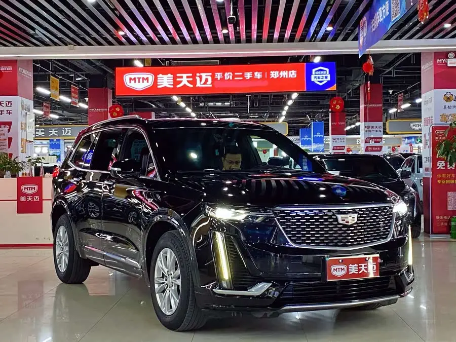 كاديلاك XT6 2021 2.0T طراز ستة مقاعد دفع رباعي