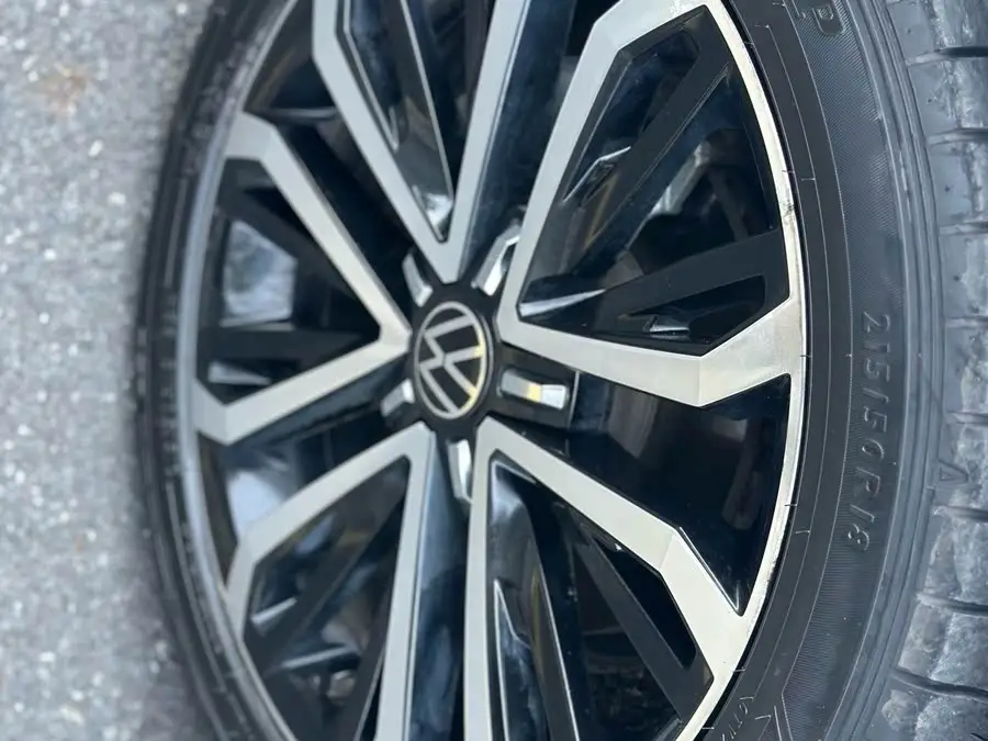 T-ROC 2021 280TSI DSG دفع ثنائي نسخة الراحة والاتصال الذكي