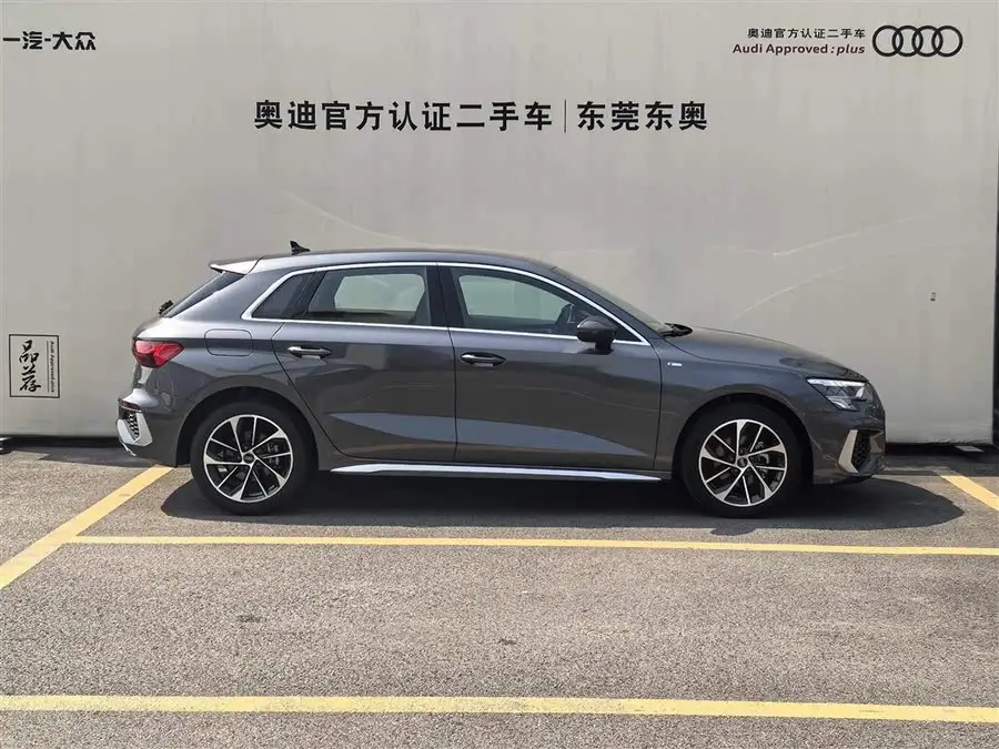 أودي A3 2024 سبورت باك 35 TFSI إصدار الرياضة المدخلي