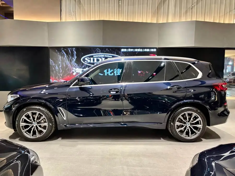 بي ام دبليو X5 2022 xDrive 30Li باقة M الرياضية الفاخرة