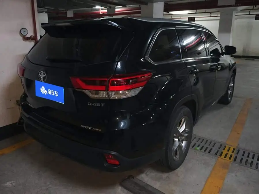 2018 هايلاندر 2.0T دفع رباعي فئة الفخامة 7 مقاعد المواصفة الوطنية VI