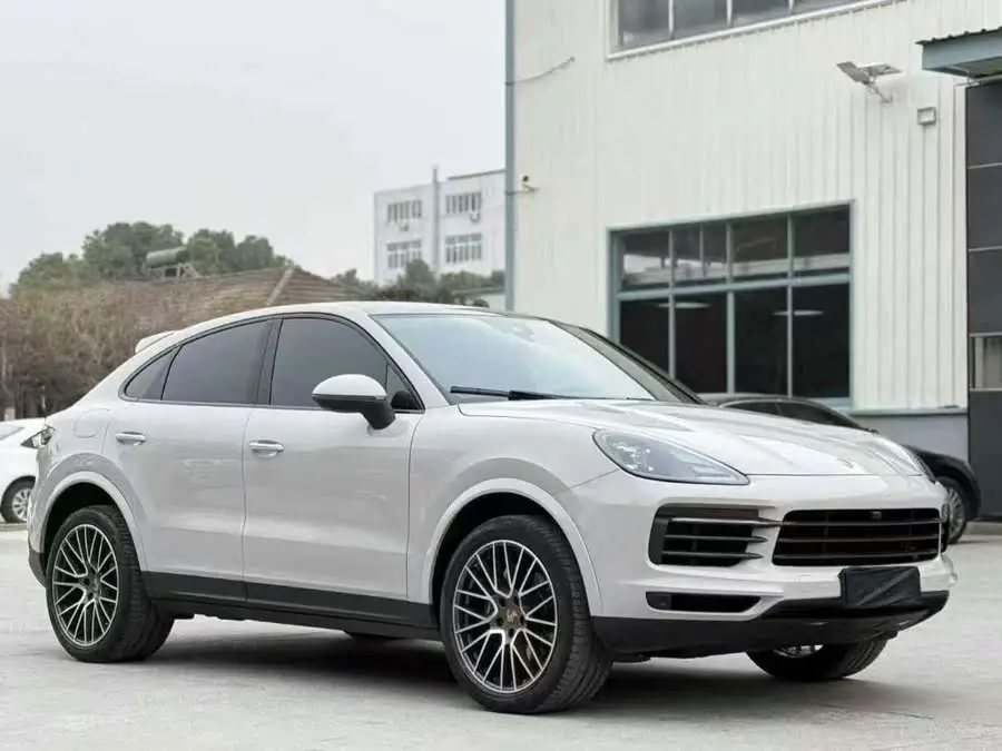 2023 Porsche Cayenne Coupé 3.0T Platinum Edition