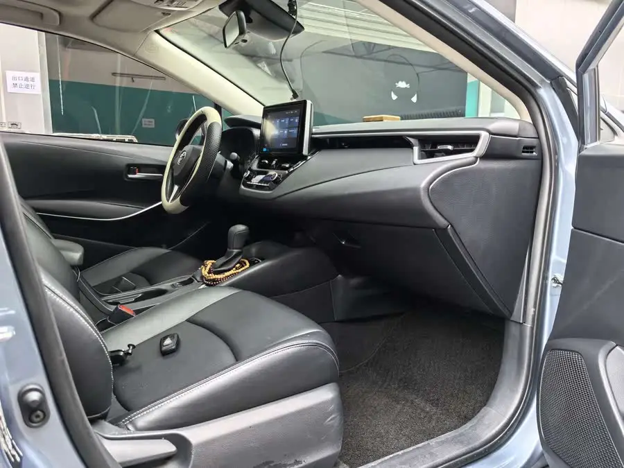 2021 كورولا هايبرد 1.8 لتر E-CVT النسخة النخبوية