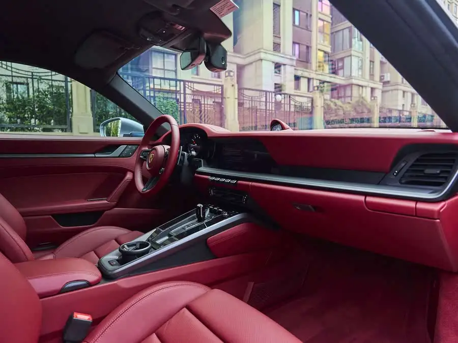 بورش 911 2023 كاريرا 3.0T