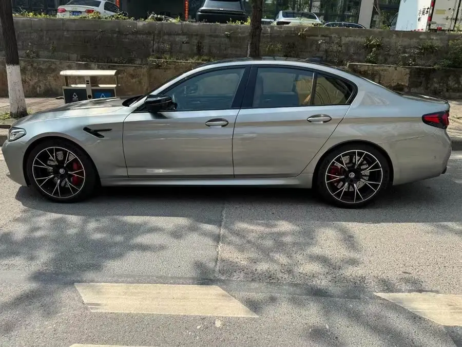 BMW M5 2021