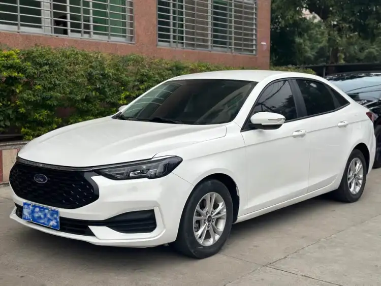 Ford Focus 2021 1.5L Automatic Golden Edition