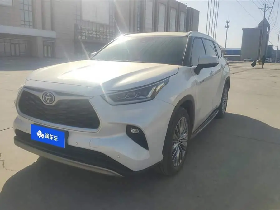 هايلاندر 2022 هايبرد 2.5 لتر AWD بريميوم 7 مقاعد