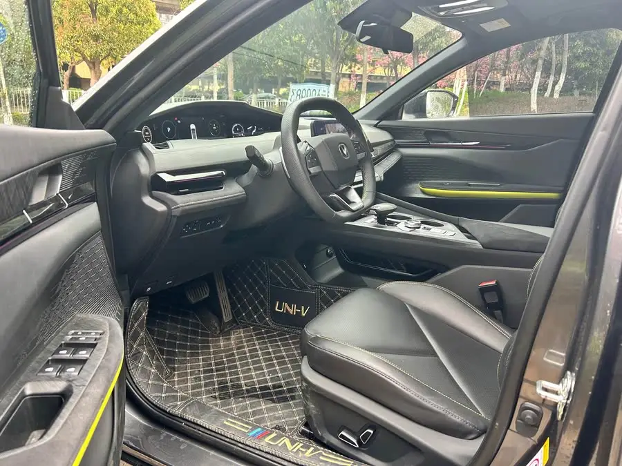 Changan UNI-V 2022 1.5T Sport Version