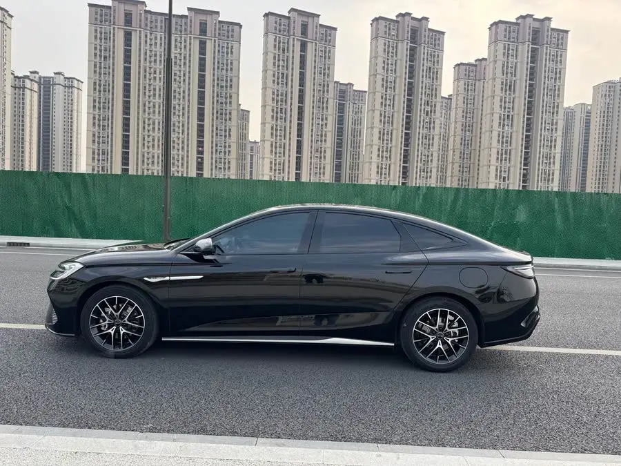 سيلاين 2024 إصدار المجد DM-i 1.5L 121كم النموذج المتميز