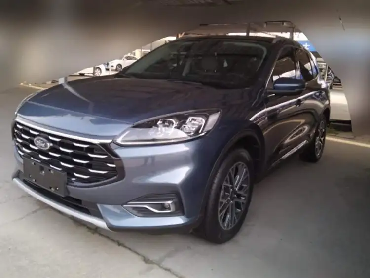 2020 Ford Escape EcoBoost 245 FWD Titanium