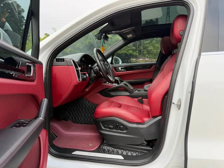 2022 Cayenne 3.0T Platinum Edition