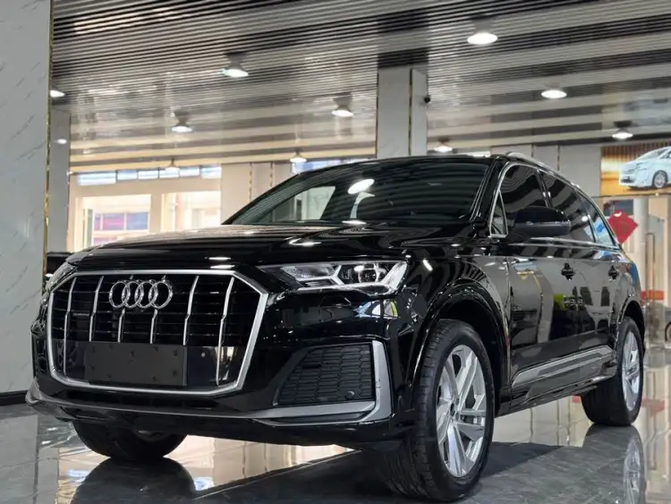 Audi Q7 2023 45 TFSI quattro S line Sport