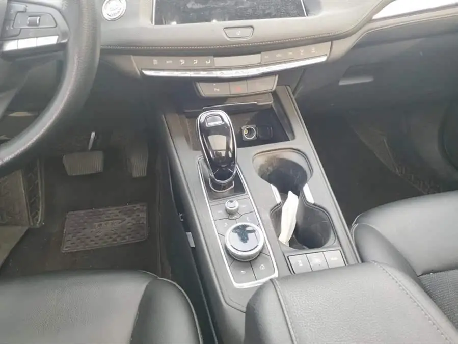 Cadillac XT4 2022 28T FWD Luxury