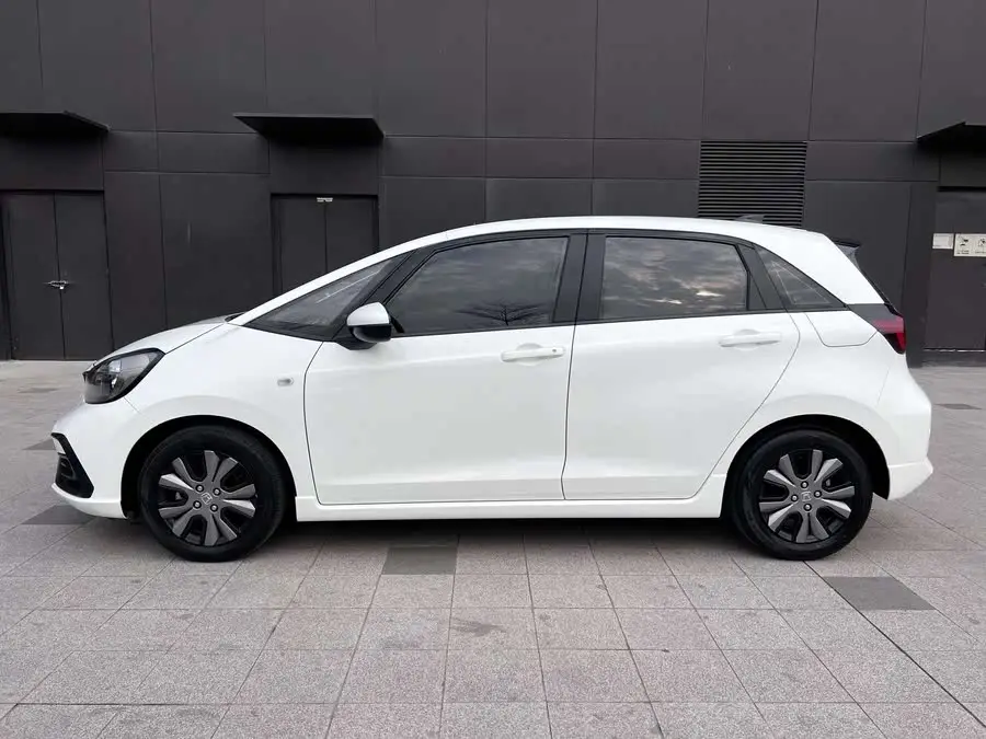 فِت 2021 1.5L CVT إصدار رياضي