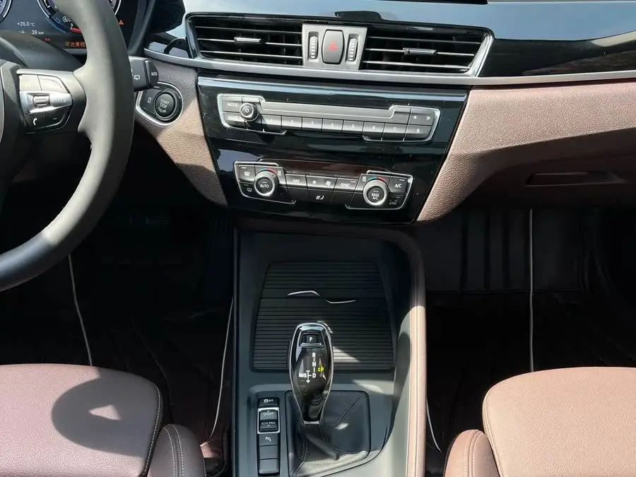 BMW X1 2022 sDrive25Li Leading Edition