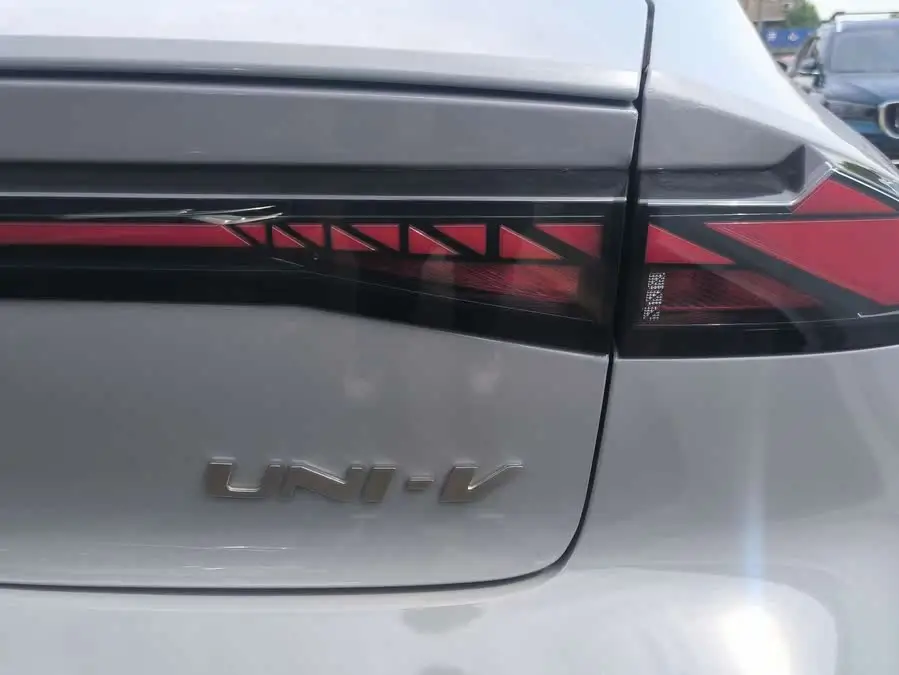 Changan UNI-V 2022 1.5T Premium