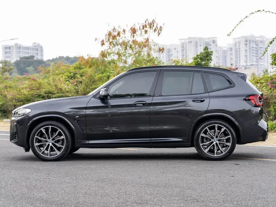 بي إم دبليو X3 2022 xDrive30i الطراز الرائد مجموعة M الرياضية