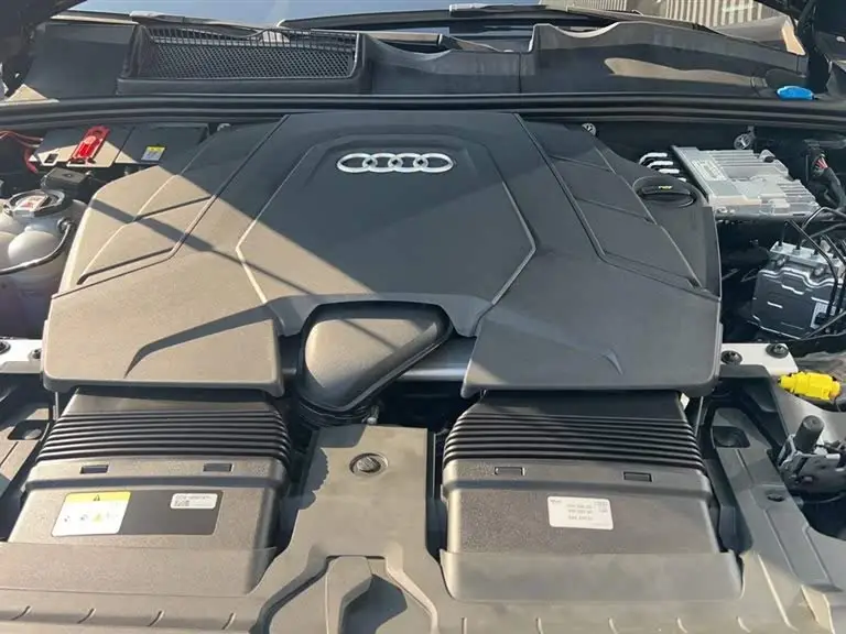 Audi Q7 2023 55 TFSI quattro S line Sport