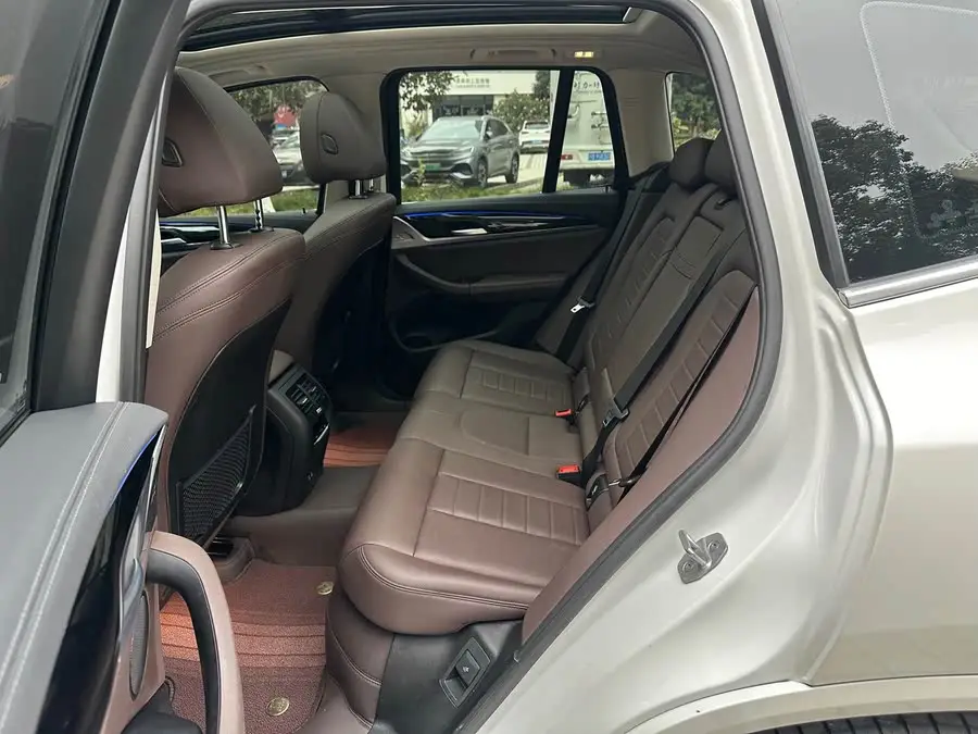 2021 BMW X3 xDrive25i Luxury Package