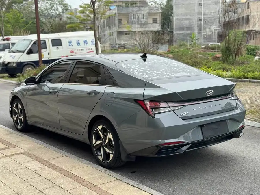 إلنترا 2021 1.5 لتر CVT LUX