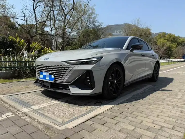 Changan UNI-V 2022 1.5T Premium