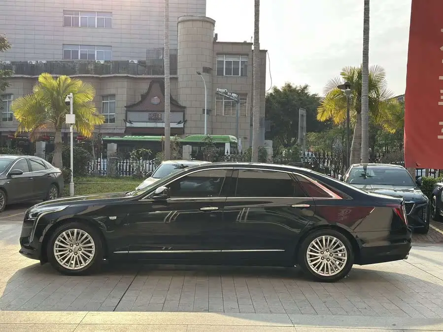 كاديلاك CT6 2022 28T فاخرة