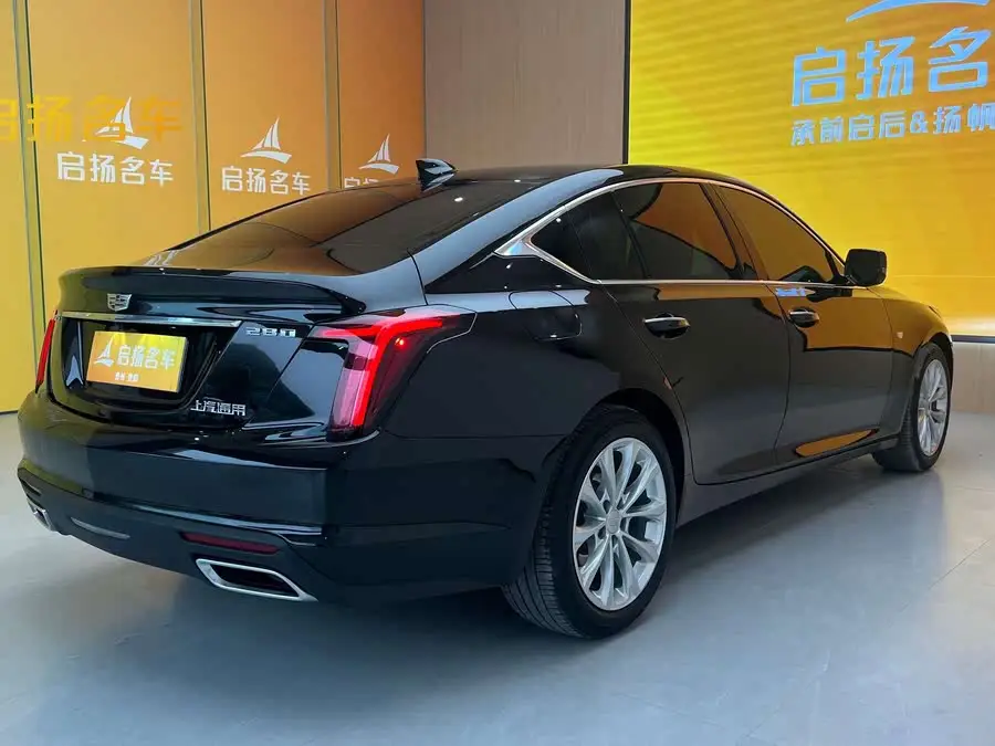 كاديلاك CT5 2023 28T فاخرة (النسخة القياسية)