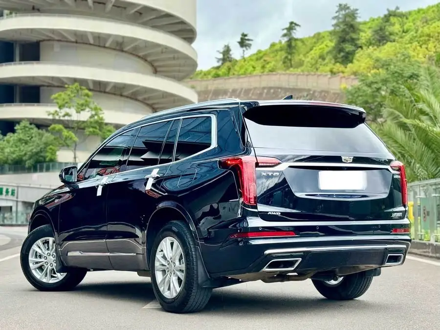 كاديلاك XT6 2021 28T فاخرة بستة مقاعد ودفع رباعي