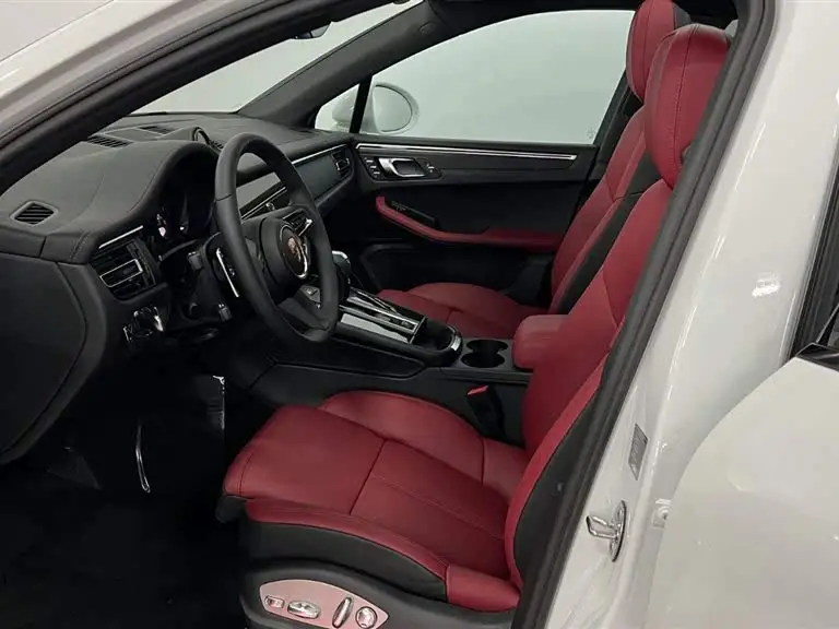 معلومات السيارة الأساسية