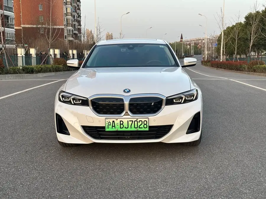 بي إم دبليو i3 2022 eDrive 35 L