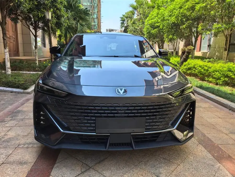 Changan UNI-V 2023 1.5T Premium