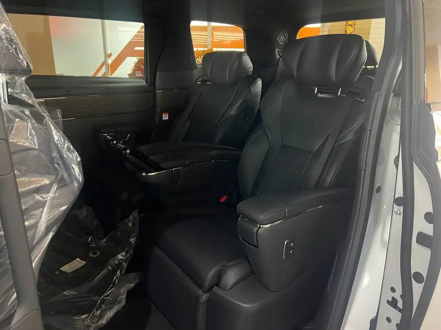 ألفارد 2024 طراز مزدوج المحرك 2.5 لتر النسخة المميزة