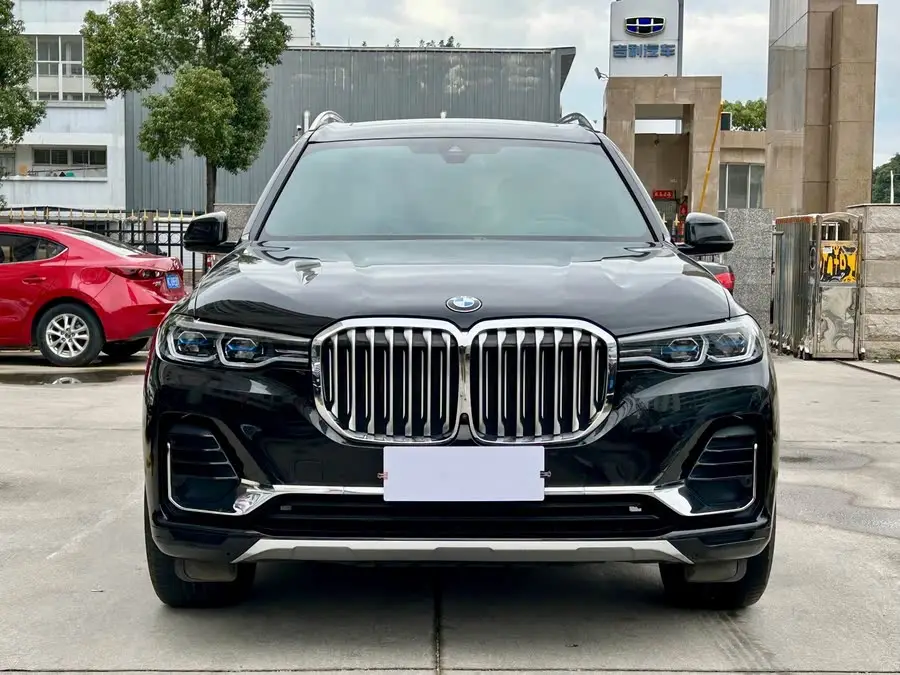 2021 بي إم دبليو X7 xDrive40i باقة M الرياضية الفاخرة