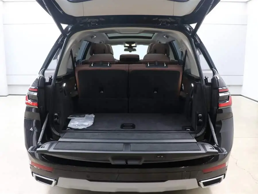 BMW X7 2023 xDrive40i Luxury Package