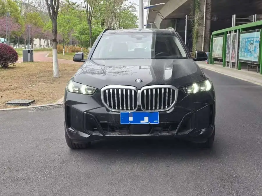 بي إم دبليو X5 2023 xDrive 30Li باقة M الرياضية الفاخرة ليلية